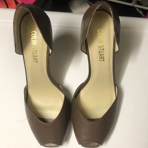 Women’s peep toe dress shoes. Never worn.